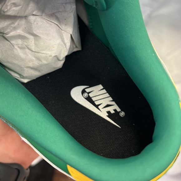 Nike dunks size 11 Mens. Green and yellow with black bottom - Picture 5 of 6